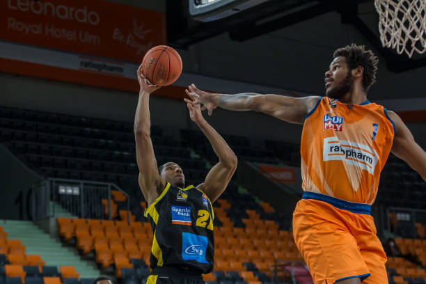 他曾代表多 他曾代表多