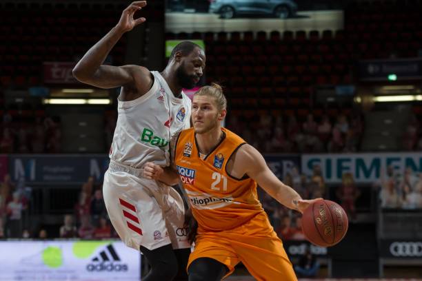 更是其中所 更是其中所